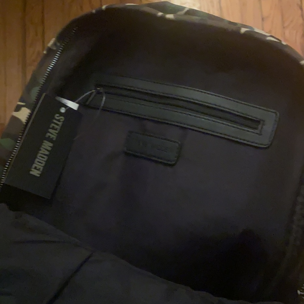 STEVE MADDEN CAMO BACKPACK - Picture 4 of 7